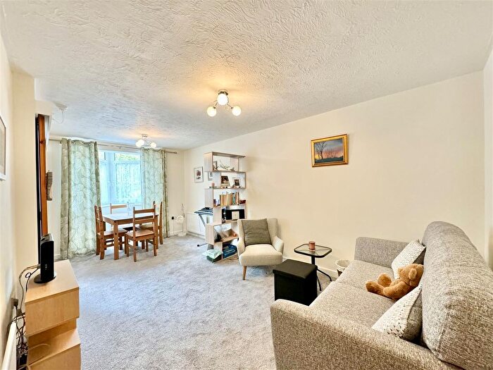 1 Bedroom Flat For Sale In Verulam Place, St. Leonards-On-Sea, TN37