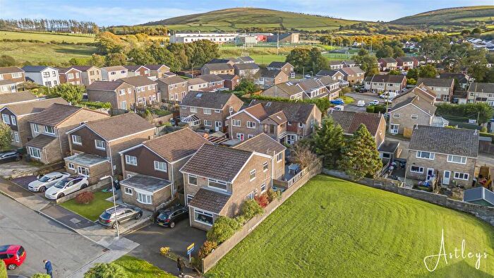 5 Bedroom Detached House For Sale In Hornbeam Close, Cimla, Neath, SA11