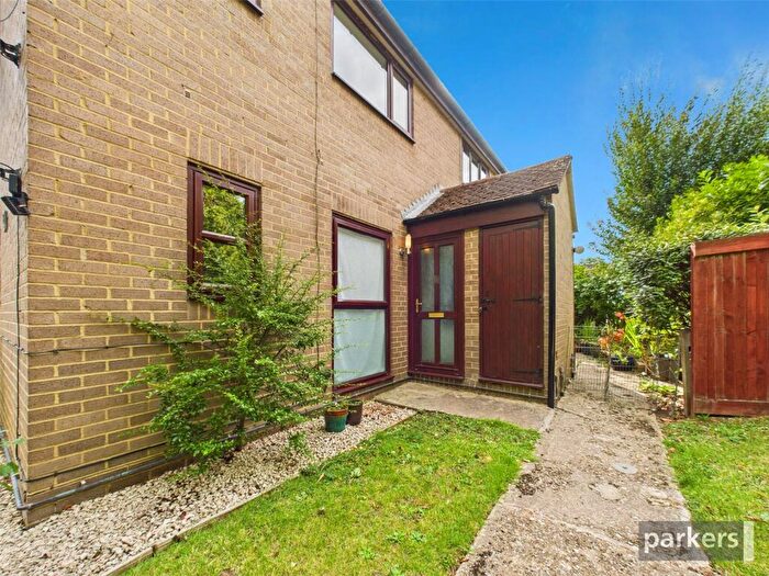 1 Bedroom Maisonette For Sale In Parsley Close, Earley, Reading, Berkshire, RG6