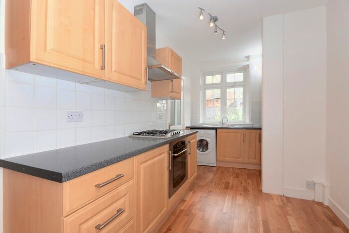 2 Bedroom Flat To Rent In Ranelagh Gardens, London, SW6