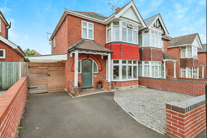 3 Bedroom Semi-Detached House For Sale In Deacon Crescent, Bitterne, Southampton, SO19