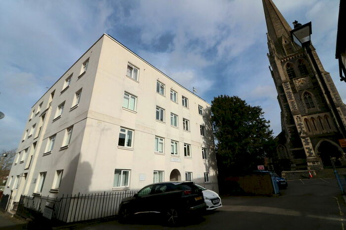 2 Bedroom Apartment To Rent In Church Street, Dorking, RH4