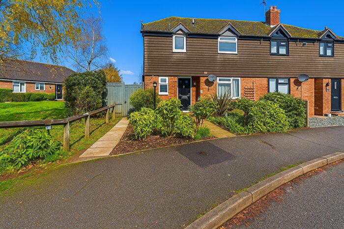 3 Bedroom Semi-Detached House For Sale In Warmstone Close, Waddesdon, Aylesbury, Buckinghamshire, HP18