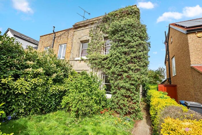 3 Bedroom Semi Detached House For Sale In Leicester Road, Barnet, Hertfordshire, EN5