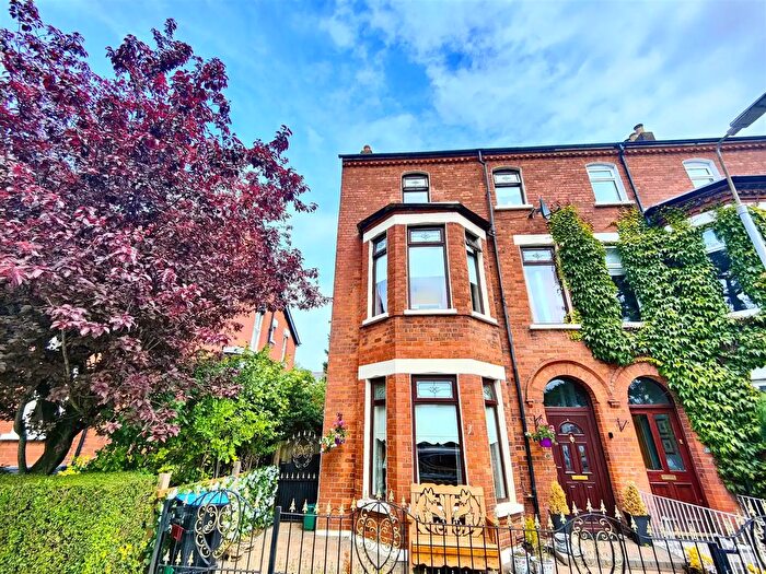 4 Bedroom Semi-Detached House For Sale In Chichester Avenue, Belfast, BT15