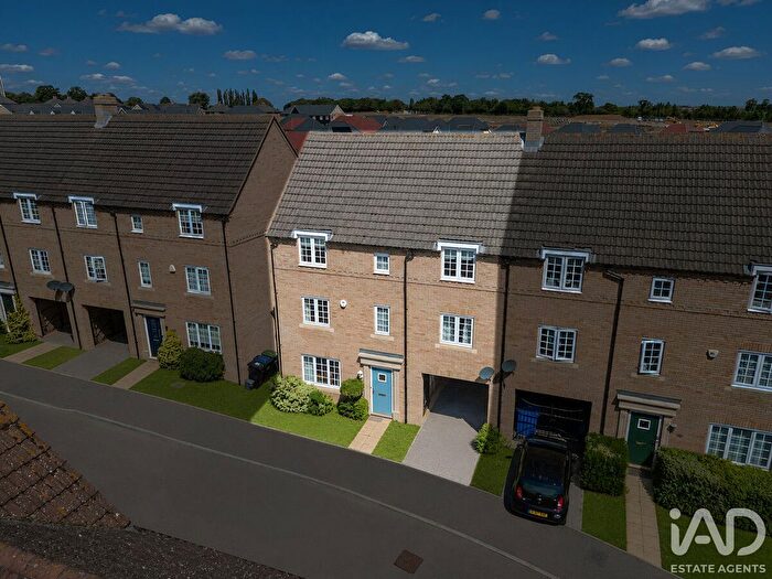 5 Bedroom Semi-Detached House For Sale In Longchamp Drive, Ely, Cambridgeshire, CB7