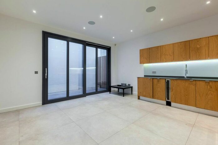 1 Bedroom Flat To Rent In The Denim Factory, Shoreditch, London, E1