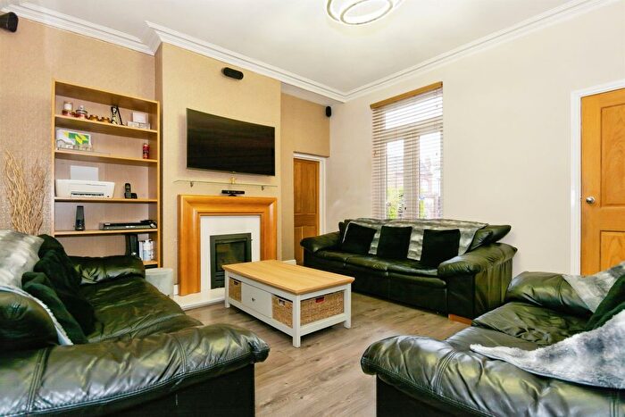 3 Bedroom End Of Terrace House For Sale In Passey Road, Birmingham, B13