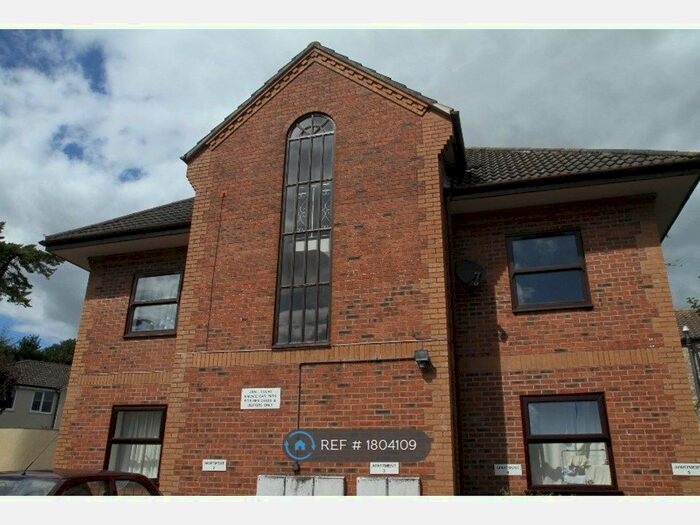 2 Bedroom Flat To Rent In Roseberry Road, Dursley, GL11