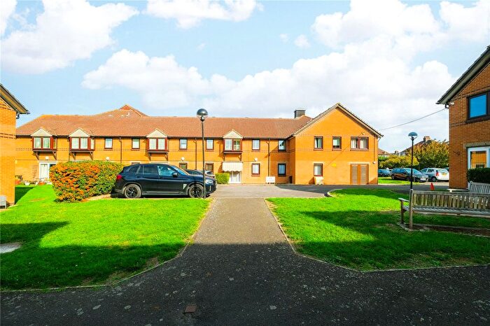 1 Bedroom Flat For Sale In Portland Close, Chadwell Heath, RM6