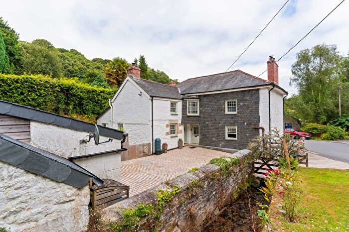 4 Bedroom Detached House For Sale In Chestnut Cottage, Port Navas, TR11