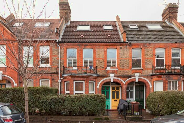 3 Bedroom Duplex To Rent In Diana Road, Walthamstow, E17