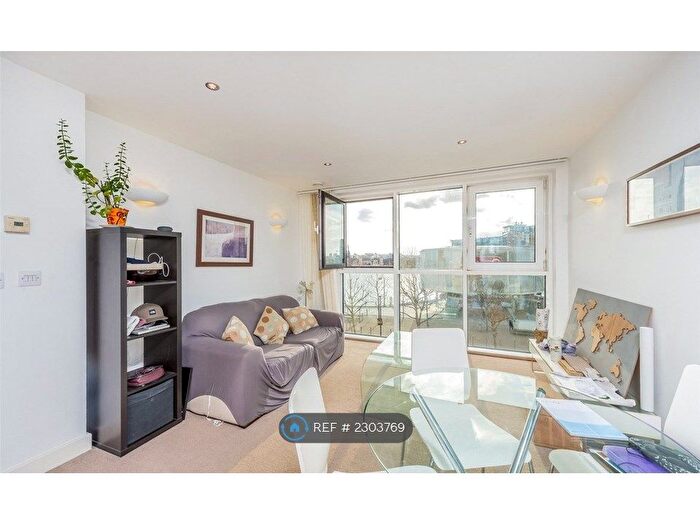 1 Bedroom Flat To Rent In Western Gateway, London, E16