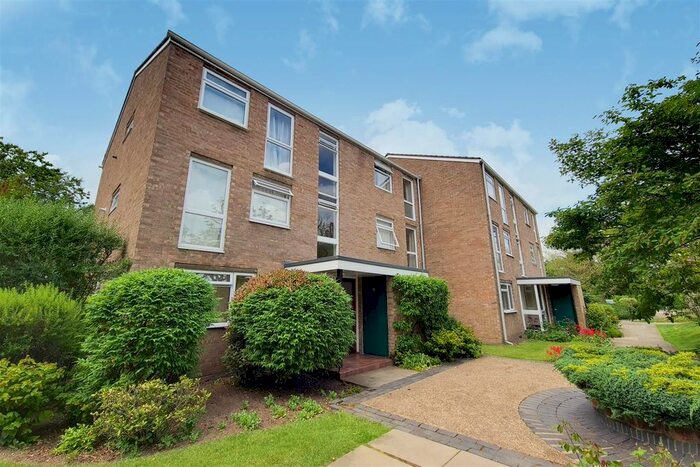 1 Bedroom Flat To Rent In Harrowdene Gardens, Teddington, TW11
