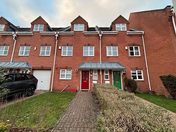 3 Bedroom House To Rent In Bradgate Road, MK40