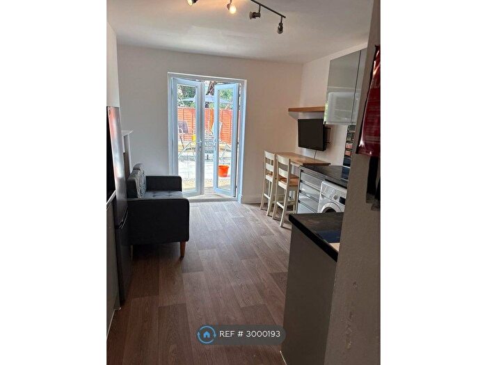 5 Bedroom Terraced House To Rent In Coleman Road, London, SE5