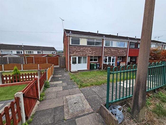 3 Bedroom End Of Terrace House To Rent In Cromane Square, Great Barr, B43