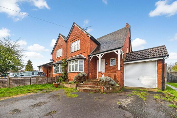 3 Bedroom Semi Detached House To Rent In Wokingham Road, Earley, Reading, Berkshire, RG6