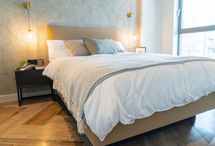 2 Bedroom Flat To Rent In Bendix Street, Manchester, Greater Manchester, M4