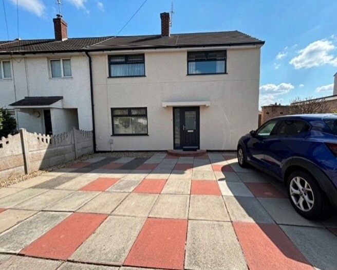 4 Bedroom Semi-Detached House To Rent In Crown Avenue, Widnes, WA8