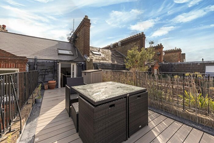 3 Bedroom Flat To Rent In Courtfield Road, London, SW7