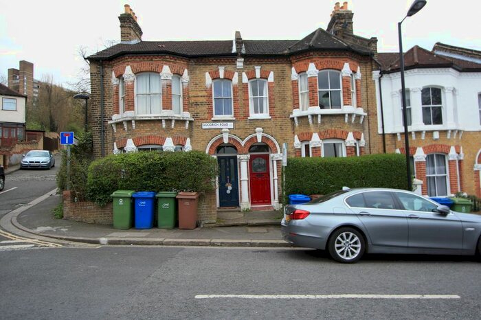 2 Bedroom Flat To Rent In Goodrich Road, East Dulwich SE22