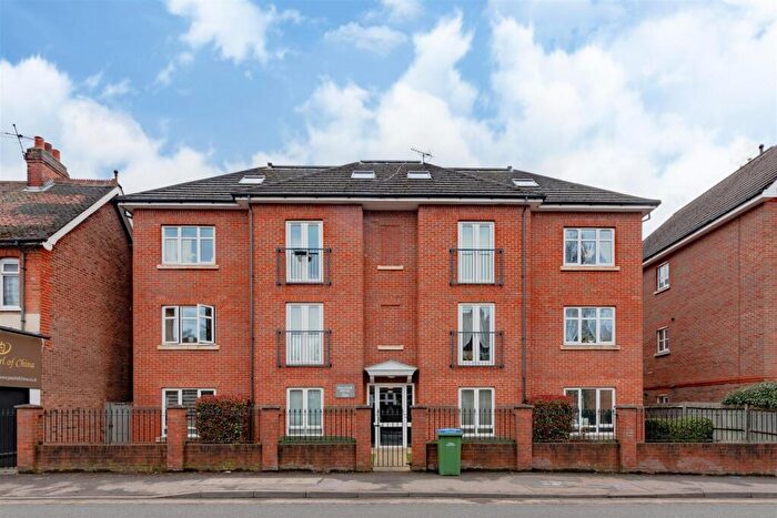 1 Bedroom House To Rent In Balfour Road, Weybridge, KT13