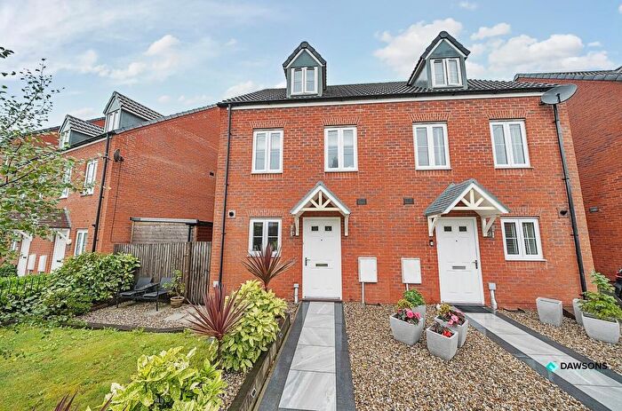 3 Bedroom Town House For Sale In Heol James Gravell, Llanelli, SA15