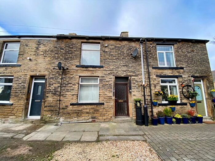 1 Bedroom Terraced House For Sale In Thornfield Square, Eccleshill, Bradford, BD2