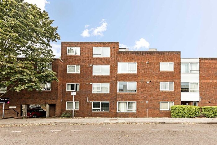 Studio To Rent In Victoria Villas, Richmond, TW9
