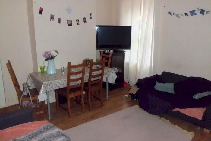 4 Bedroom Property To Rent In Tiverton Road, Selly Oak, Birmingham, B29