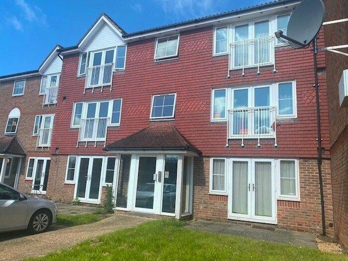 1 Bedroom Apartment To Rent In Tuscany Gardens, Crawley, West Sussex, RH10