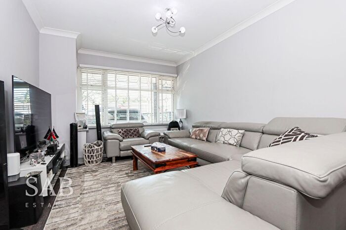 4 Bedroom Property To Rent In Adrienne Avenue, Southall, UB1