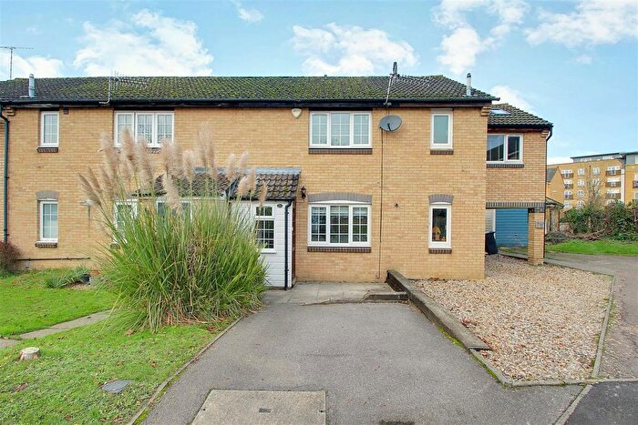 1 Bedroom Terraced House To Rent In Roman Gardens, Kings Langley, WD4