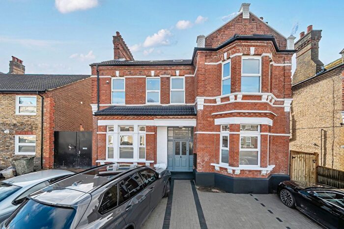 1 Bedroom Flat To Rent In Manor Road, Beckenham, BR3