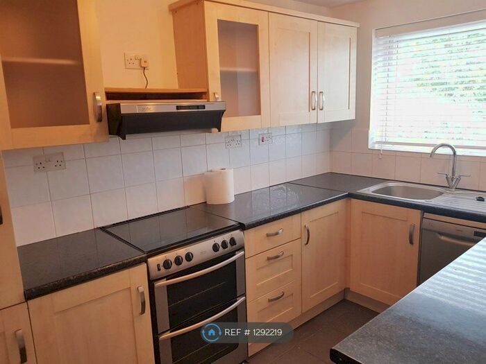 1 Bedroom Flat To Rent In Makepeace Road, Northolt UB5