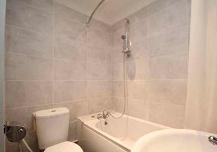 1 Bedroom Property To Rent In Pond Road, Egham, TW20