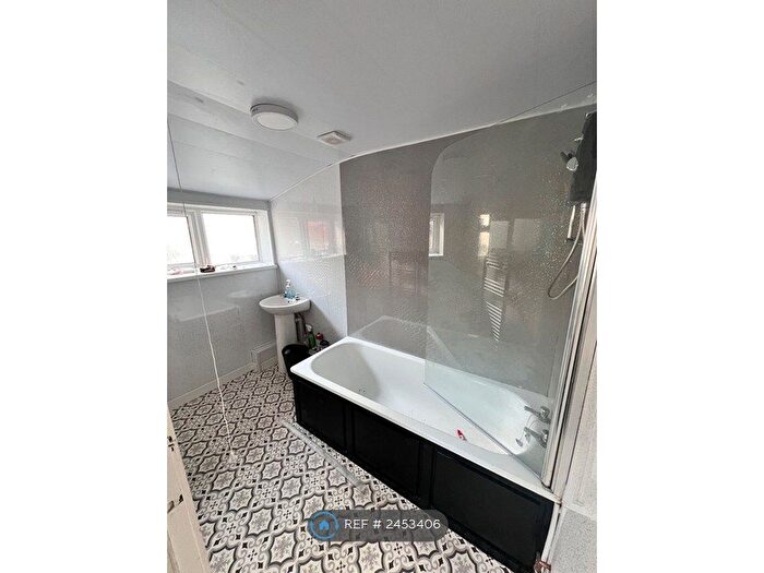 4 Bedroom Terraced House To Rent In Wyeverne Road, Cardiff, CF24