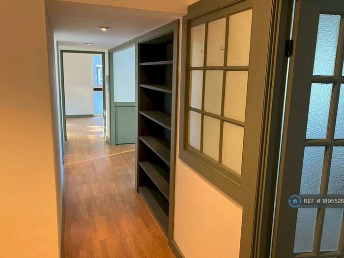 2 Bedroom Flat To Rent In Gales Gardens, London, E2