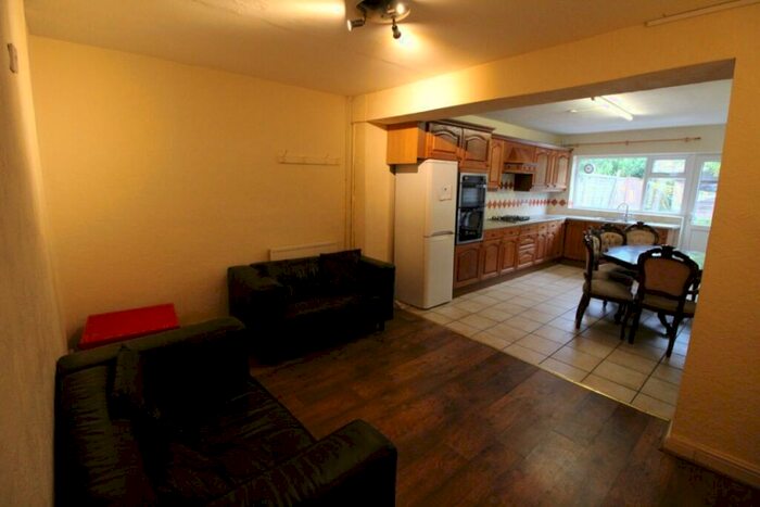 4 Bedroom Semi-Detached House To Rent In Ridgefield Road, Oxford, OX4