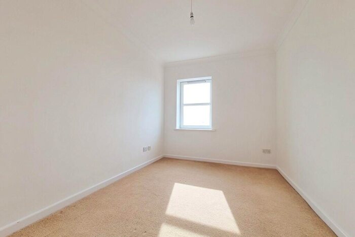 2 Bedroom Apartment For Sale In Southsea, Hampshire, PO4