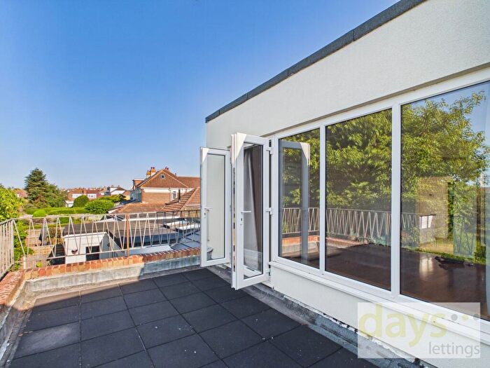 2 Bedroom Flat To Rent In White Hart Lane, Portchester, Fareham, Hampshire, PO16