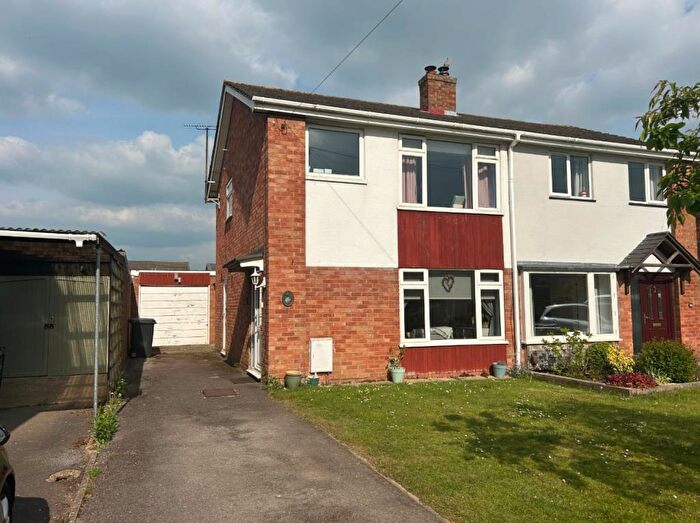 3 Bedroom Semi-Detached House For Sale In Benson, Oxfordshire, OX10