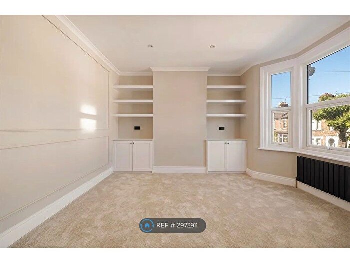 3 Bedroom Flat To Rent In Lansdowne Road, London, E17