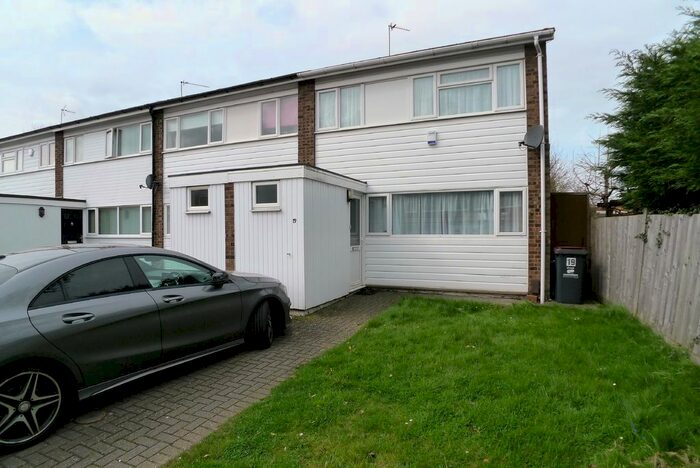 3 Bedroom End Of Terrace House To Rent In Kingswood Close, Orpington, BR6