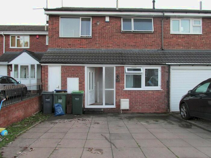 3 Bedroom Semi-Detached House To Rent In Fitzguy Close, West Bromwich, B70