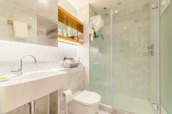 Studio To Rent In Cobblestone Square, Wapping, London, E1W