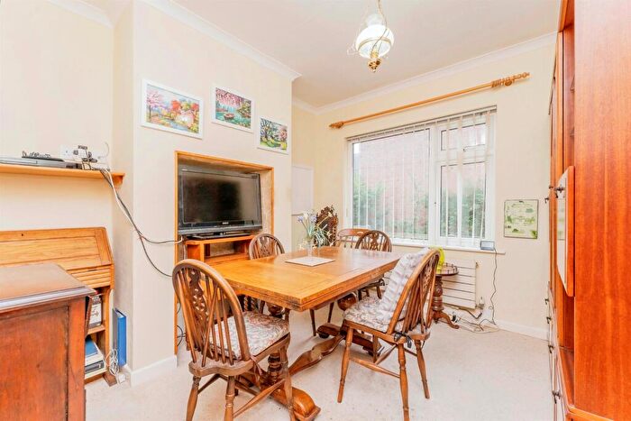 2 Bedroom Detached Bungalow For Sale In Saffron Road, Higham Ferrers, NN10