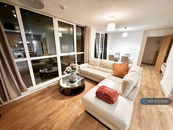 2 Bedroom Flat To Rent In Blackfriars Street, Manchester, M3