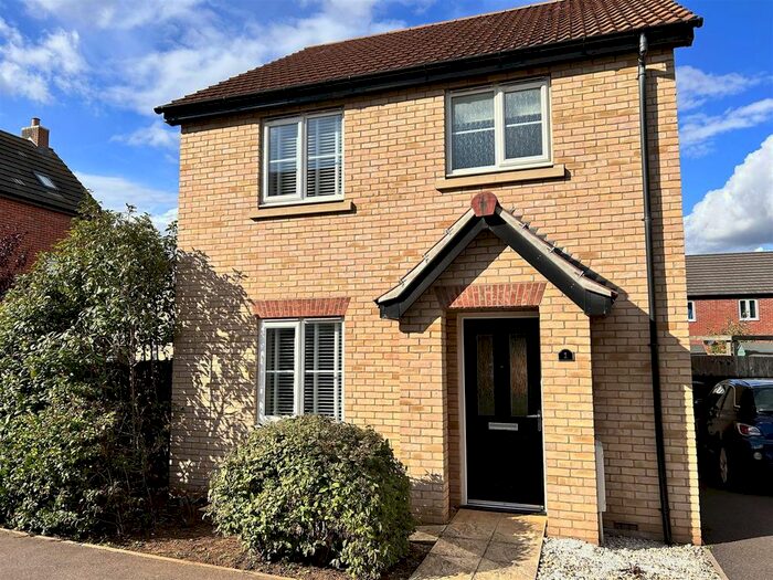 3 Bedroom Detached House To Rent In Jubilee Close, Sandy, SG19